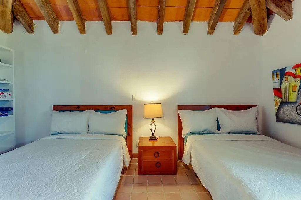 Front Beach 3 Bedroom Cozy Apartment 8 Guests Puerto Aventuras