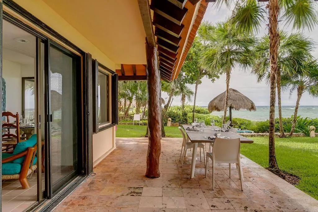 Front Beach 3 Bedroom Cozy Apartment 8 Guests Puerto Aventuras