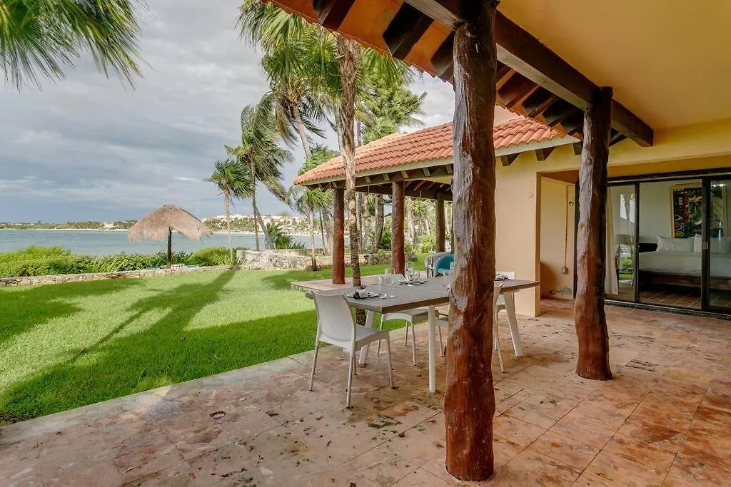 Front Beach 3 Bedroom Cozy Apartment 8 Guests Puerto Aventuras
