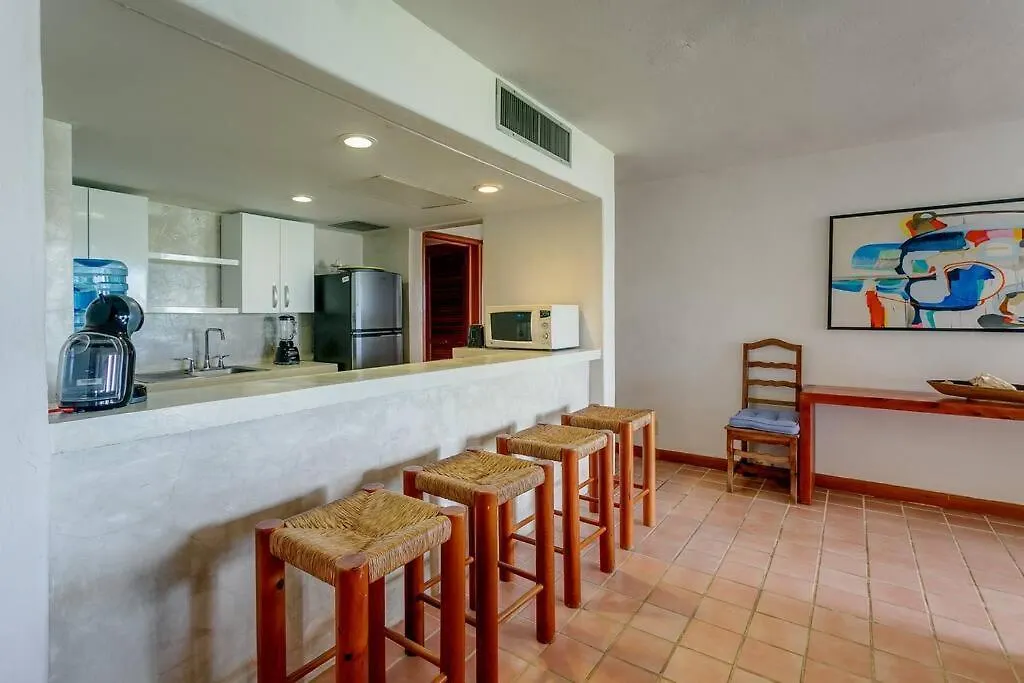 Front Beach 3 Bedroom Cozy Apartment 8 Guests Puerto Aventuras
