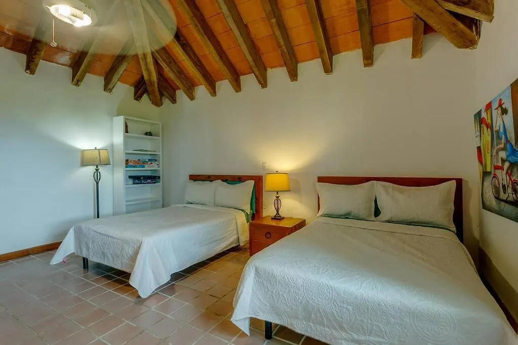 Front Beach 3 Bedroom Cozy Apartment 8 Guests Puerto Aventuras