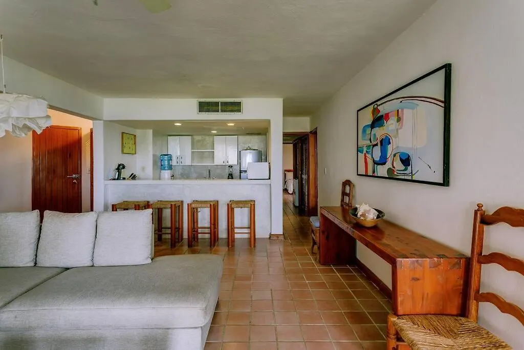 Front Beach 3 Bedroom Cozy Apartment 8 Guests Puerto Aventuras